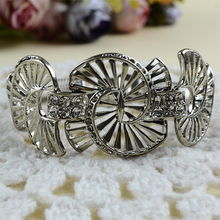 春夏银光 欧美原单镶钻饰品，个性时尚新风潮